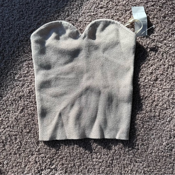Abercrombie & Fitch Tops - Abercrombie Sweetheart Strapless Top